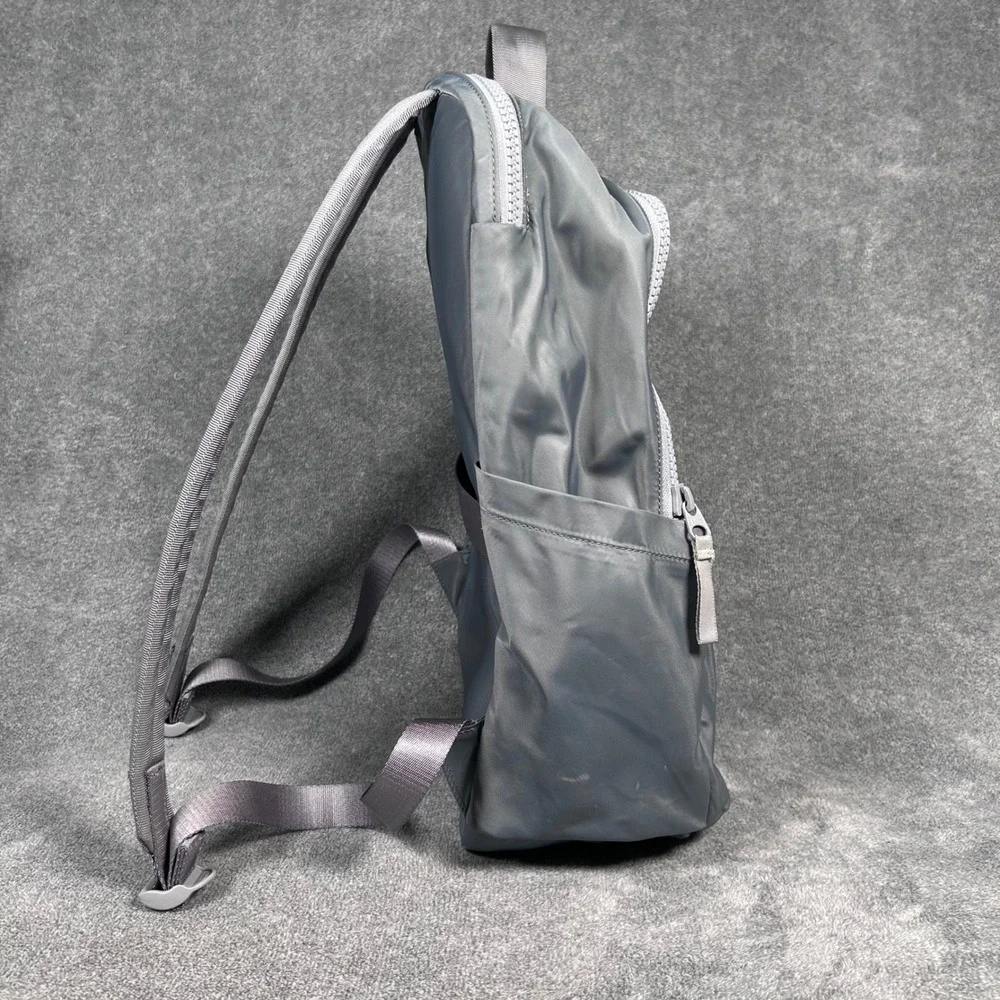 Lululemon Everyday Backpack 2.0 23L Gray Laptop Travel Commute Bag RN106259 - Picture 4 of 16